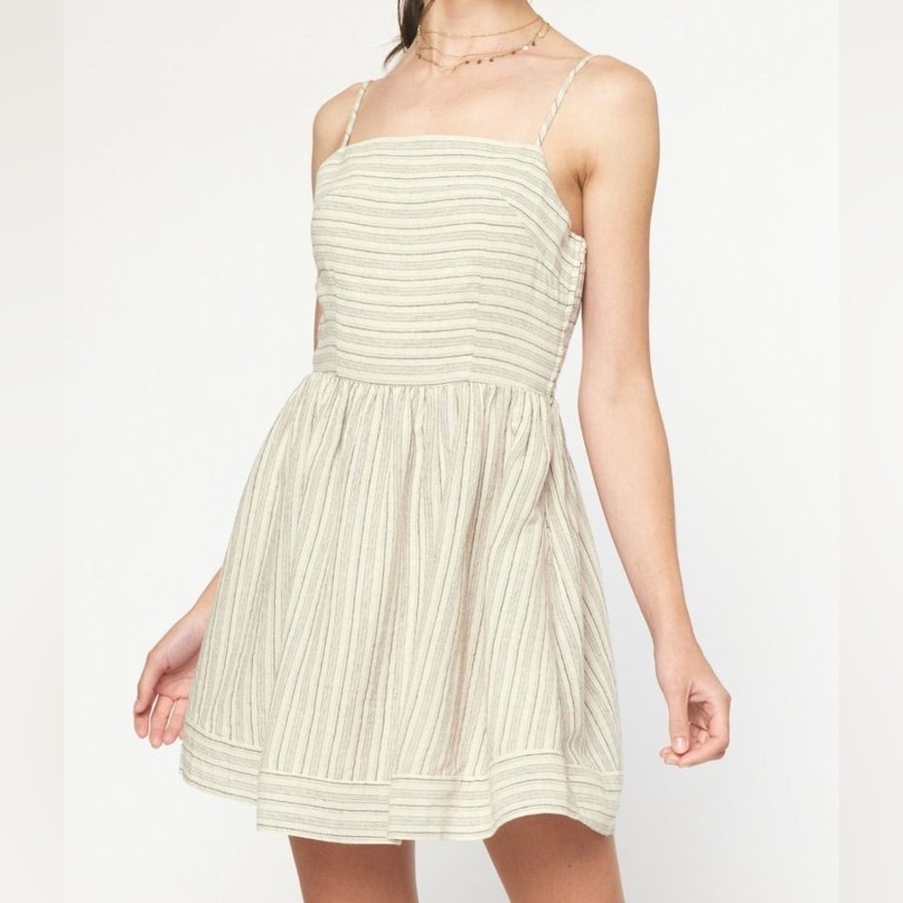 Francesca’s Elegant Cream Striped min Dress